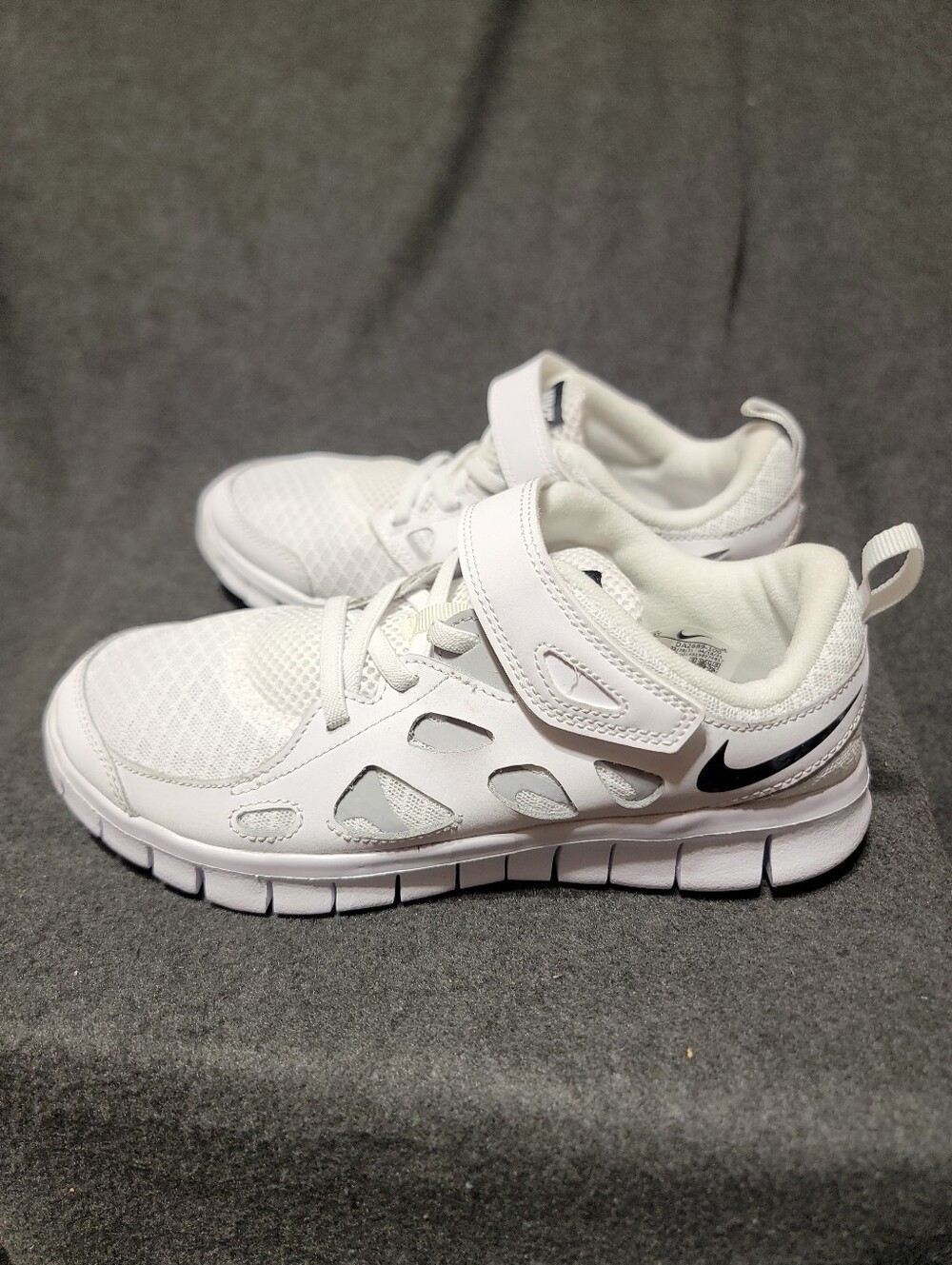 Nike Free Run 2 (PS) Little Kids' Shoes in White/Wolf Grey/Black
